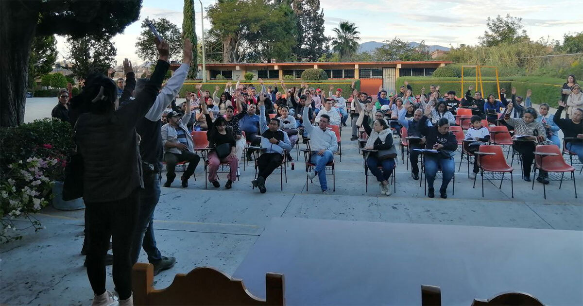 Maestros suspenden exámenes por falta de pago en preparatoria de Acámbaro, ¿qué pasó?