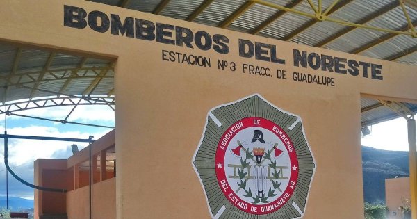 ¡Con honores! Tras 20 años de servicio, bomberos suspenden operaciones en Tierra Blanca