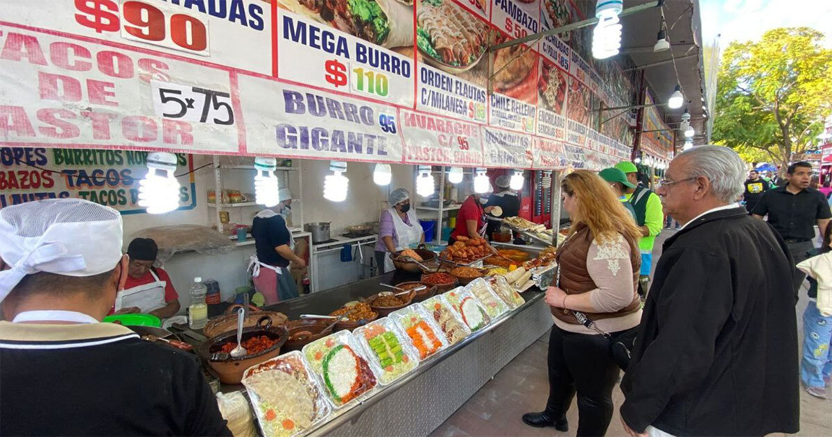 ¿Antojo? Burritos gigantes de 70 cm conquistan la Feria de León 2025