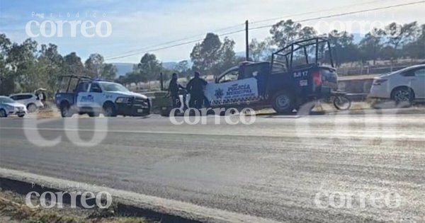 Descubren cuerpo al lado de la carretera estatal San José Iturbide-Tierra Blanca