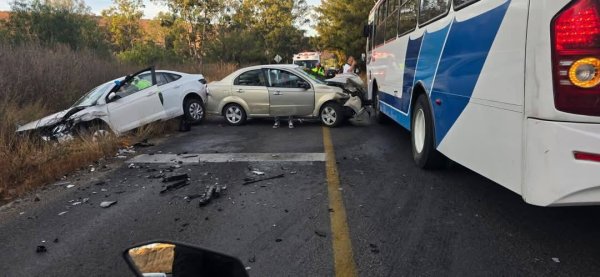 Choque en la carretera libre Guanajuato-Silao deja dos personas lesionadas