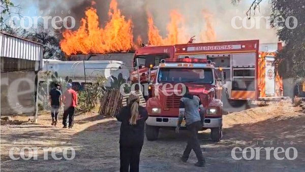 Se incendia empresa cerca de Central de Abastos de León: esto se sabe