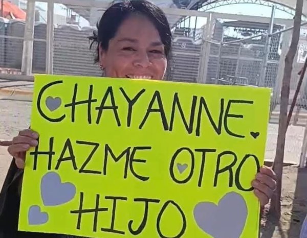 Fans de Chayanne ya se forman para ver el espectáculo en la noche 