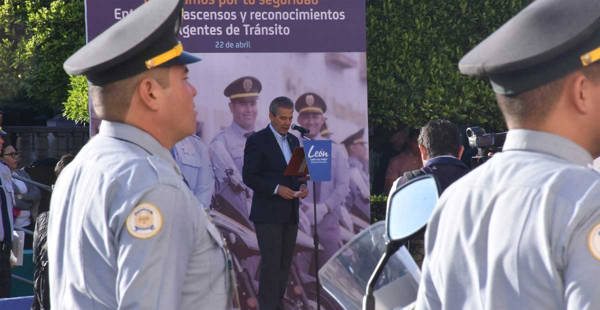 Alcalde pide a los elementos de seguridad ganarse el respeto de la ciudadanía