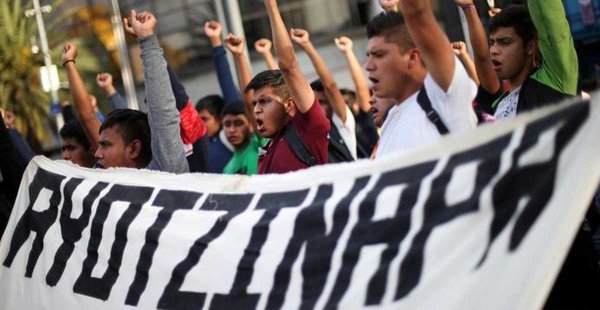 Ordenan arresto de policías y militares por desaparición de 43 estudiantes de Ayotzinapa