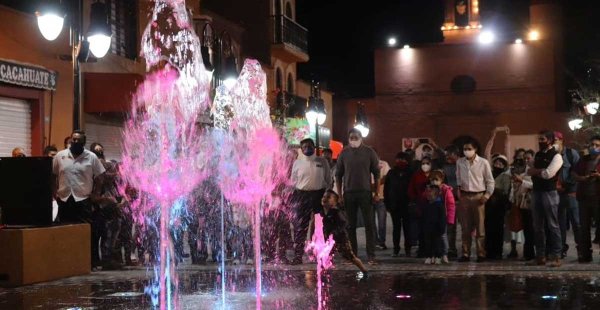 Rehabilitan la plaza San Luisito