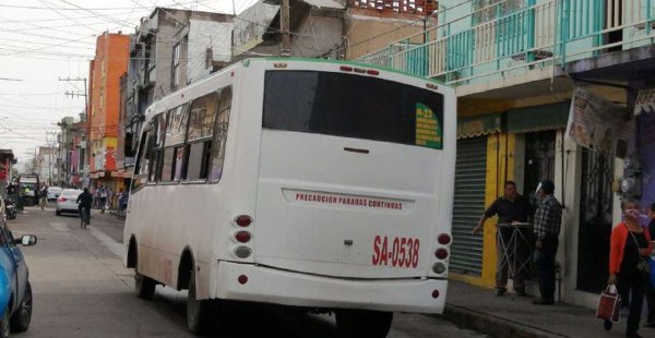 Analizan ajuste en tarifa de transporte