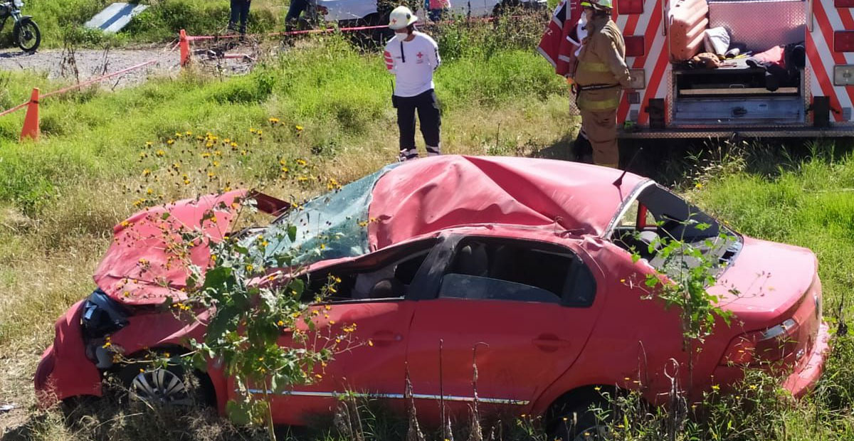 Automovilista muere de manera instantánea tras volcar en carretera de Salamanca