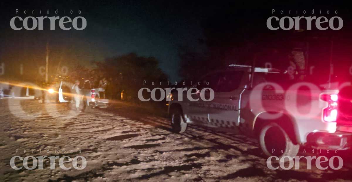 Localizan un cadáver abandonado sobre un camino de terracería en la Capital