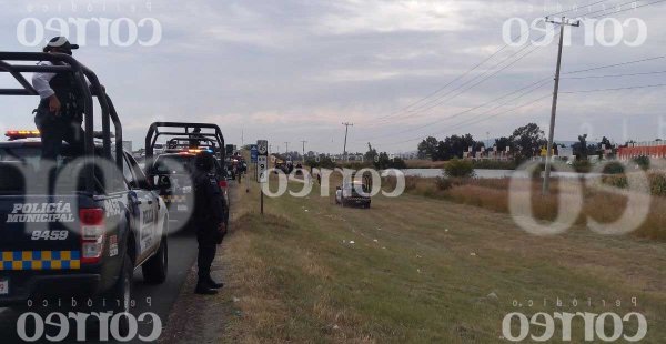 Sujetos disparan contra policías y huyen dejando abandonada su camioneta