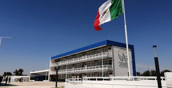 Inaugura Sinhue la Preparatoria Bivalente Militarizada de Celaya