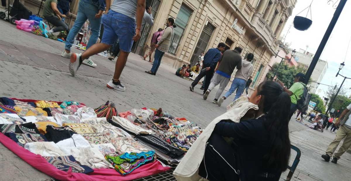 Analizan la instalación de los tianguis en zona centro durante la época decembrina