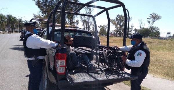 Detienen a hombre en la Colinas del Río por robar cable telefónico