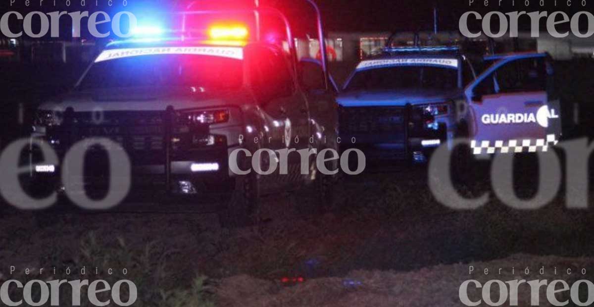 Encuentran un cadáver envuelto en bolsas negras en un camino de terracería de Celaya