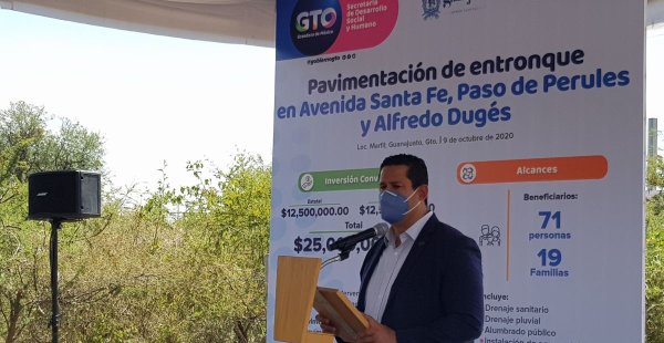 Inauguran Sinhue y Navarro obra de pavimentación en zona sur