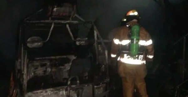 Atacan a balazos y granadas vivienda en Jalisco dejando 4 muertos