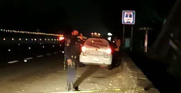 Hallan el cuerpo de un hombre en la carretera Salamanca-Celaya