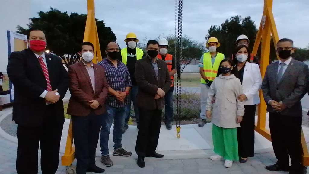 Celebran aniversario de la fundación de Celaya con la colocación de la primera piedra de la Plaza del Mesquite