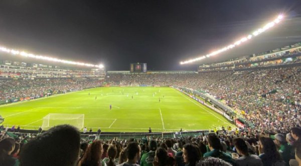 Buscarán que Estadio León sea donado a la UG