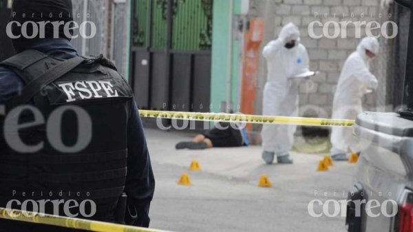 Ejecutan a dos hombres con arma de fuego en su vivienda