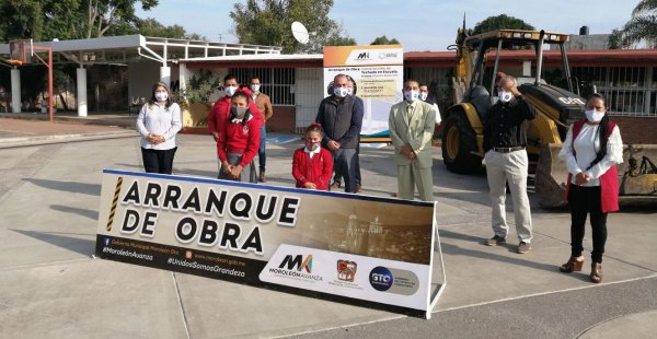 Jorge Ortiz Ortega, tiene destinado a la reconstrucción de escuelas junto con la entrega de becas para la educación