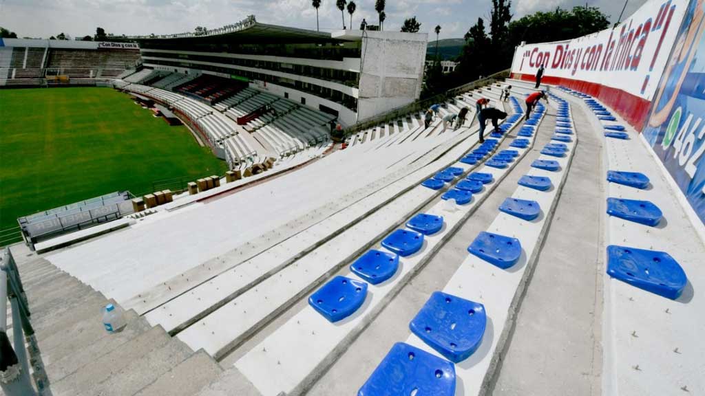 Continúa la renovación de la infraestructura del estadio Sergio León Chávez