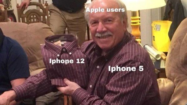 Estallan memes tras la llegada del iPhone 12