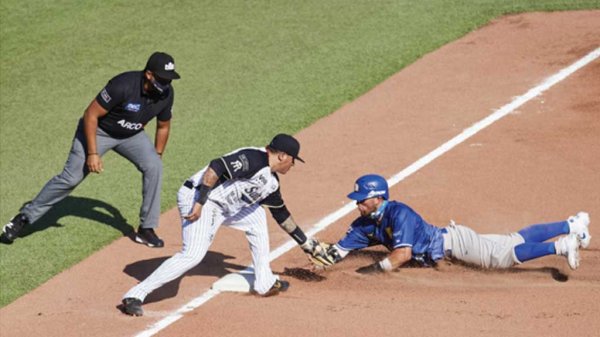 Sultanes apalean a los Charros