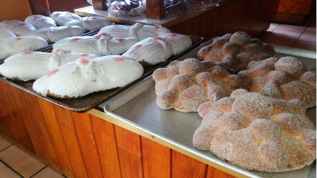 Es tiempo de ‘fantasmas’ y ‘huesitos’ en las panaderías