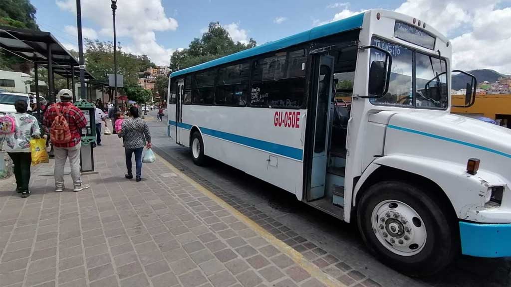 Sancionan a más de 50 operadores del transporte público en la Capital por no usar cubrebocas