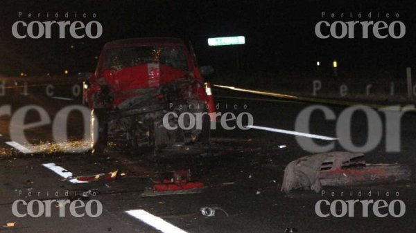 Muere conductor tras chocar contra un camión en Pénjamo