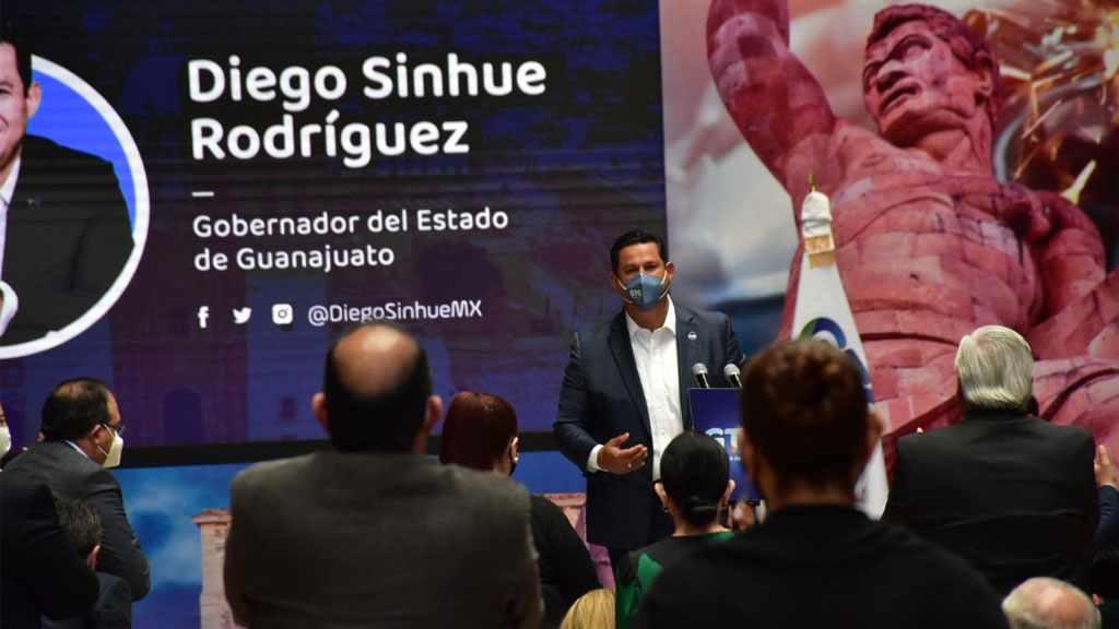 Arremete Sinhue contra el Gobierno federal; recrimina recortes y desaparición de fideicomisos