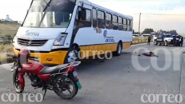 Muere motociclista tras ser arrollado por un camión de transporte de personal