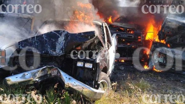 Incendio en una pensión de automóviles moviliza a autoridades en Silao