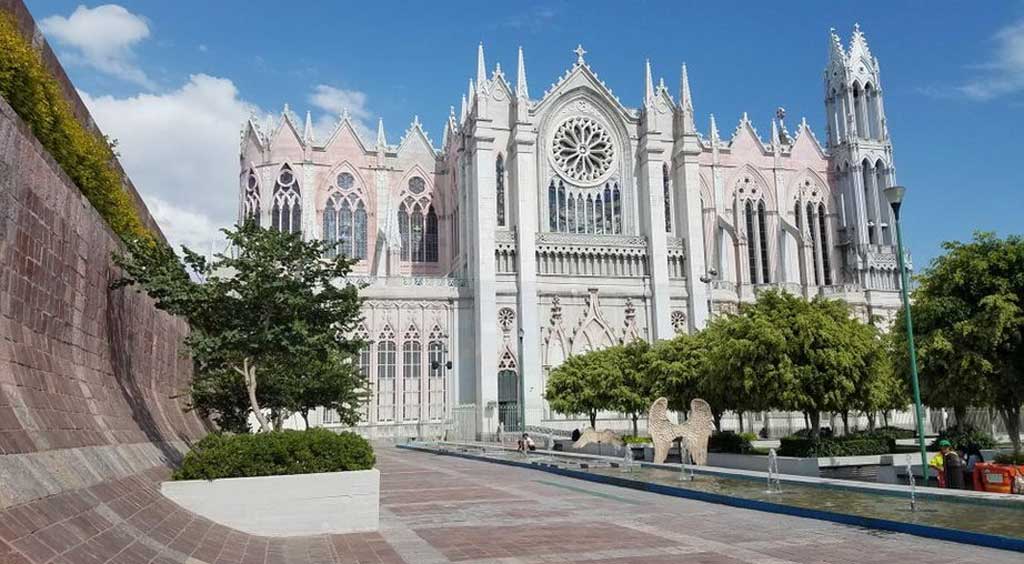 Festejarán con galería de fotos 100 años del Expiatorio