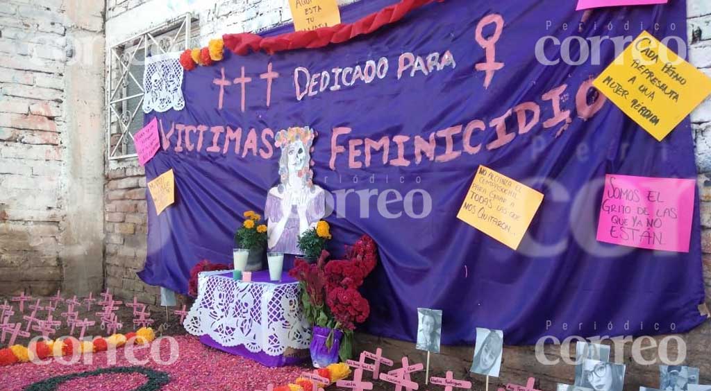 ‘Abandonan’ la ofrenda para las víctimas de feminicidios