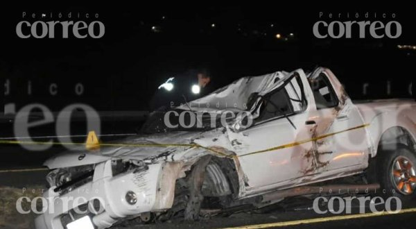 Volcadura deja un muerto en la carretera