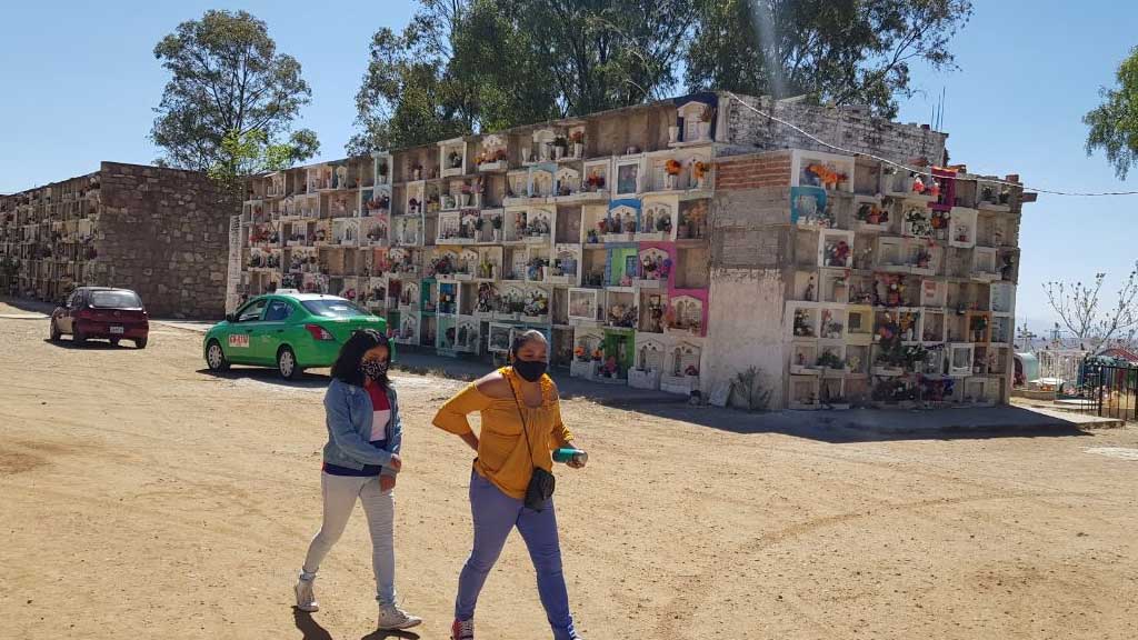 Reabren panteones de la Capital luego de haber cerrado este fin de semana