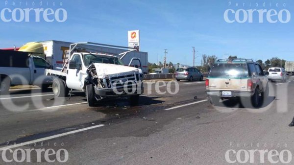 Volcadura en la Irapuato-Silao deja a dos personas lesionadas