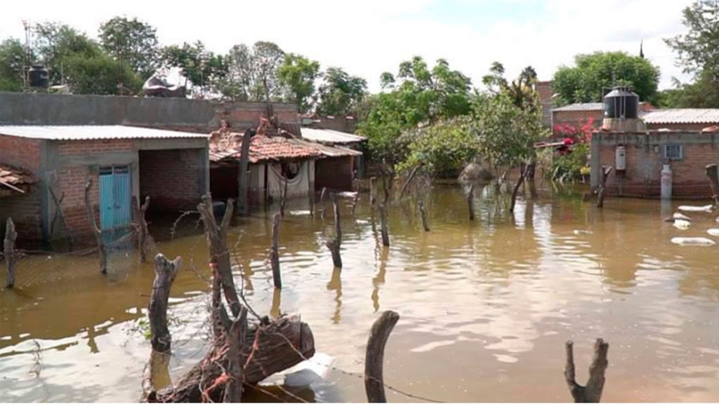 Elimina Municipio inundaciones en el campo