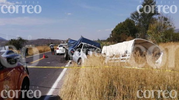 Choque en la Acámbaro-Salvatierra deja a una persona sin vida