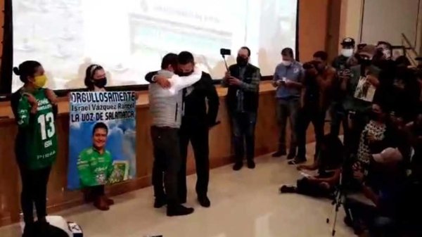 “Confiamos en usted”; estremece reunión de reporteros con Carlos Zamarripa