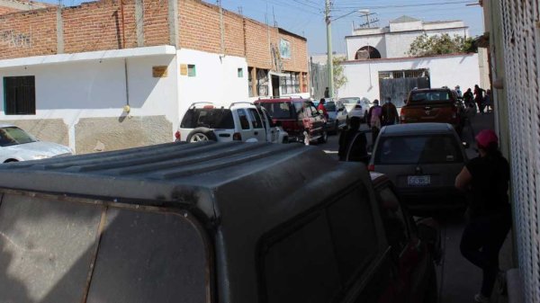 Causa molestia a colonos de Silao la obstrucción vial durante la entrega de apoyos sociales