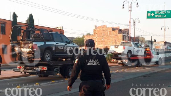 Policías chocan al intentar evitar atropellar a una persona