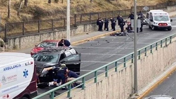 Ladrones lo siguen al salir del banco.. ¡pero los embiste con su camioneta!