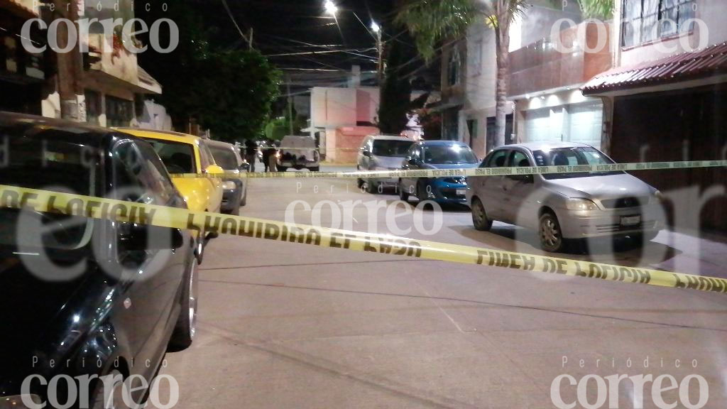 Balean a dos hombres en León, uno fallece mientras recibía atención médica