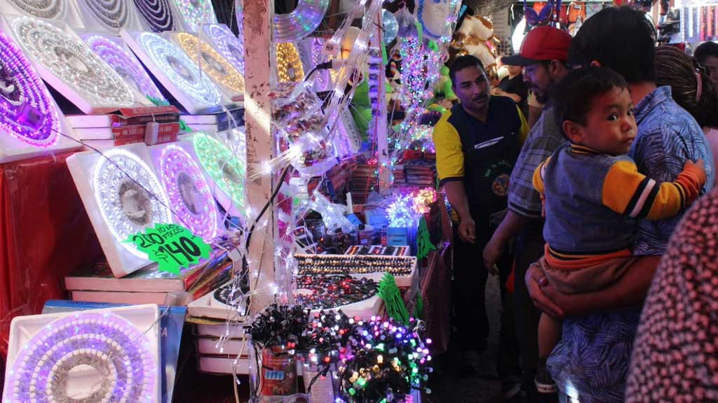 Podrían cancelar instalación de comerciantes navideños por aumento en contagios