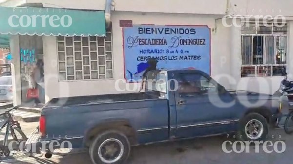 Un hombre fue atacado a balazos en negocio de mariscos