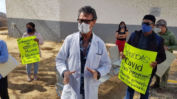 ISSSTE se manifestó pacíficamente en instalaciones del hospital de Guanajuato