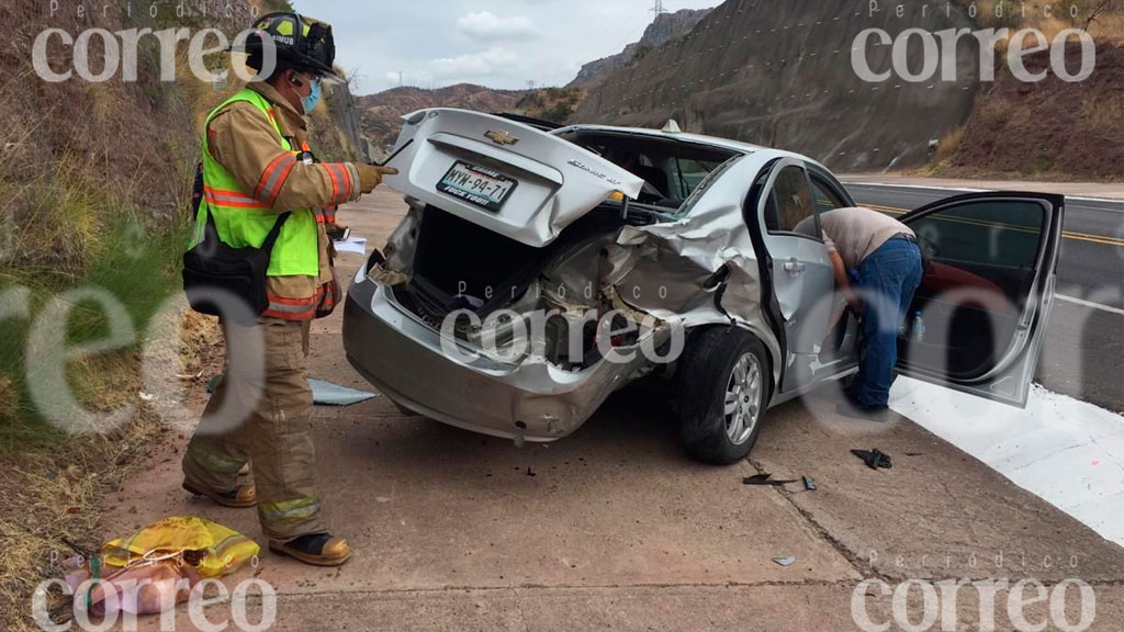 Sobreviven a fuerte choque gracias a las bolsas de aire